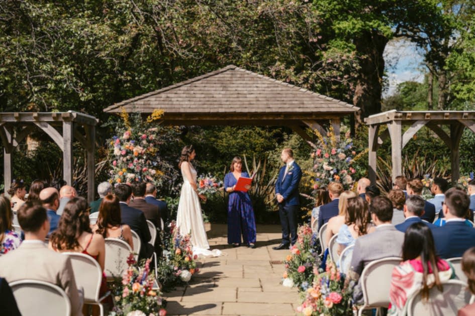 outdoor wedding at Pembroke lodge